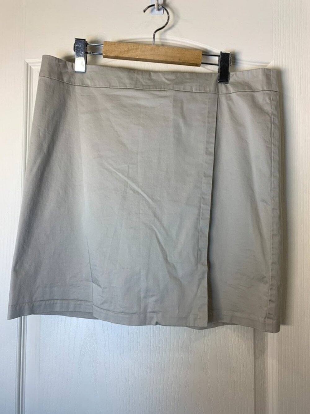Contemporaine par Simons Wrap Skort –‎ Beige Size 12 Travel Office Casual Golf